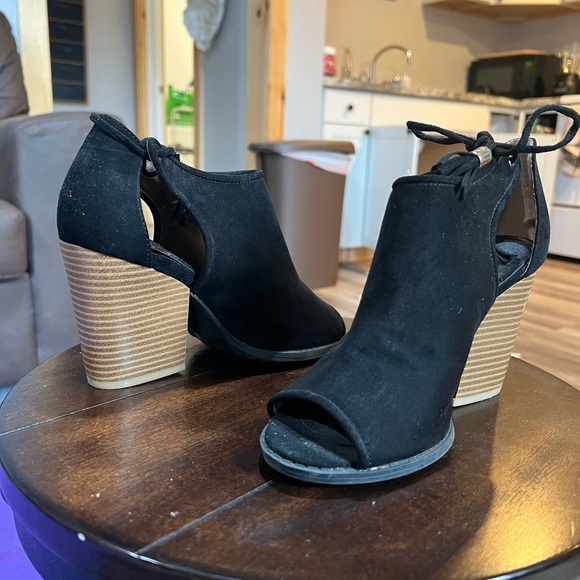 Qupid Black Peep-Toe Block Heels Size U.S 5.5 - Picture 3 of 6